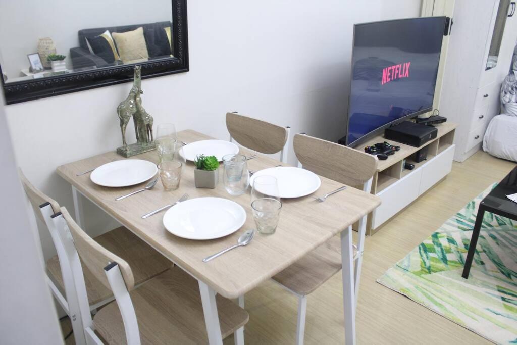 Huge A2J Executive Luxury 1Br Suite Near Abs Cbn, Gma Manila Exteriér fotografie