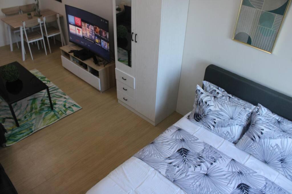 Huge A2J Executive Luxury 1Br Suite Near Abs Cbn, Gma Manila Exteriér fotografie