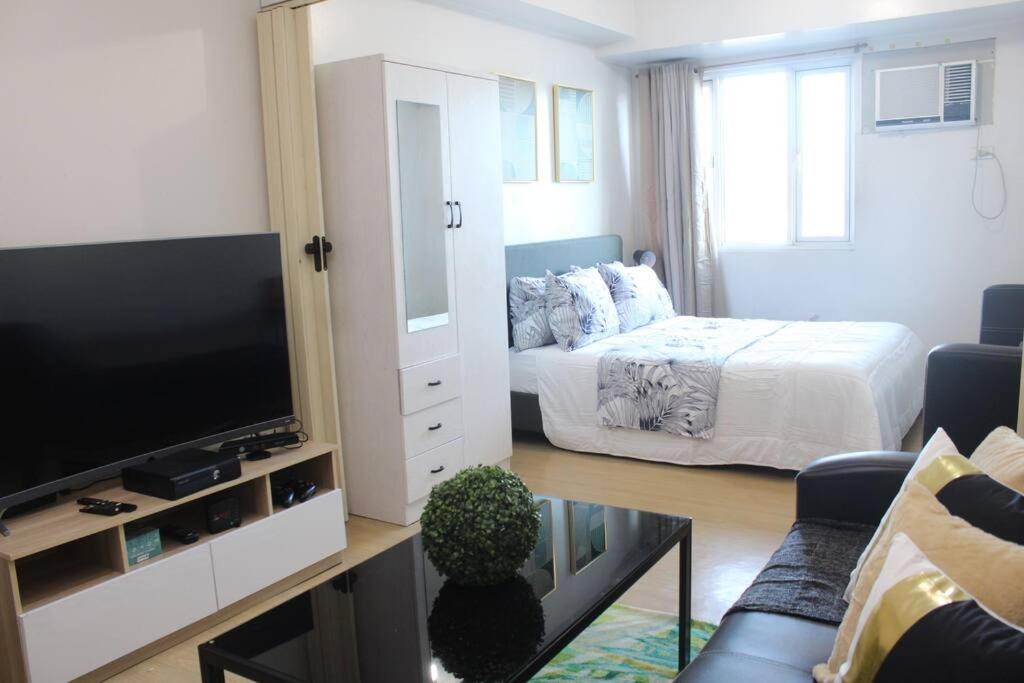 Huge A2J Executive Luxury 1Br Suite Near Abs Cbn, Gma Manila Exteriér fotografie