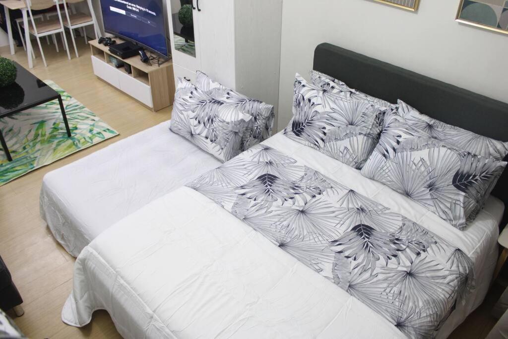 Huge A2J Executive Luxury 1Br Suite Near Abs Cbn, Gma Manila Exteriér fotografie